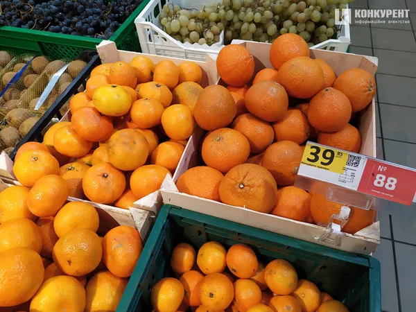 За скільки можна купити мандарини у Луцьку (фото)