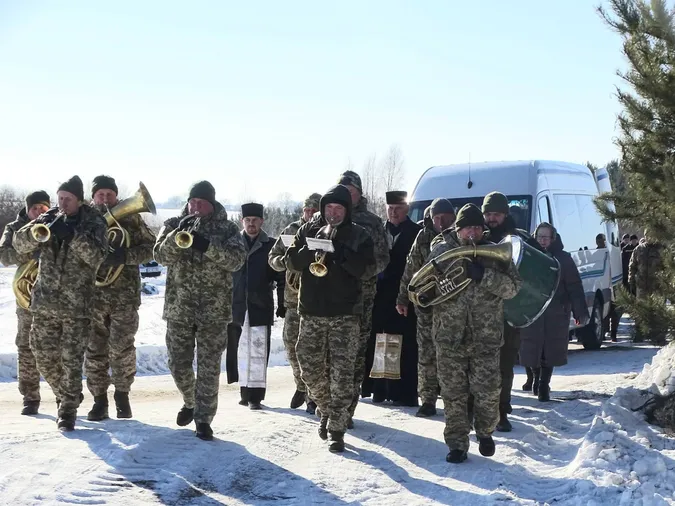Востаннє додому: на Волині попрощалися з загиблим на Сумщині воїном Павлом Фіщуком