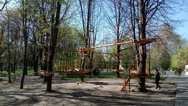 У Луцьку відкрили новий мотузковий парк (фото)
