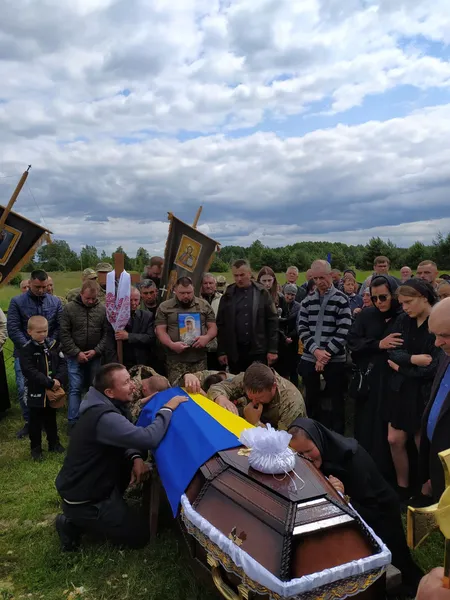На Волині попрощалися із загиблим воїном Сергієм Сливкою (фото)