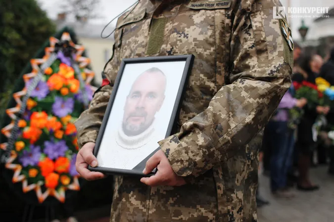 У Луцьку попрощалися із загиблими захисниками Ігорем Бохонюком і Романом Волошкіним (відео)