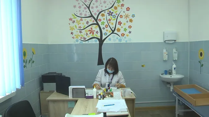 Лікарка-переселенка працює та волонтерить на Волині