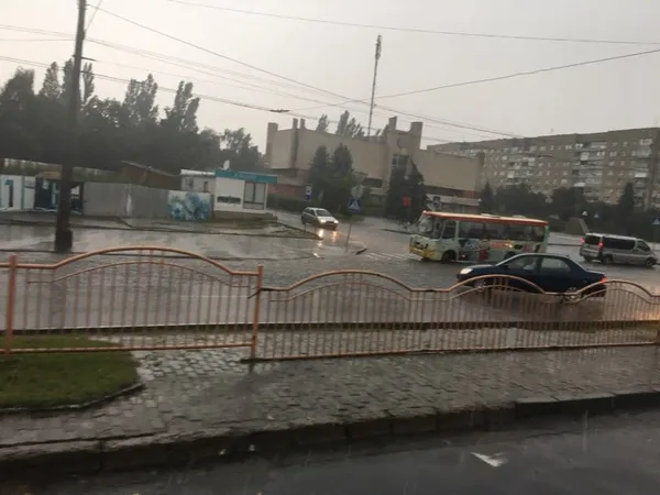 Луцьк знову затопило (фото)