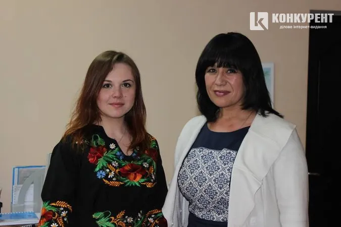 Луцькі чиновники вийшли на роботу у вишиванках (фото)