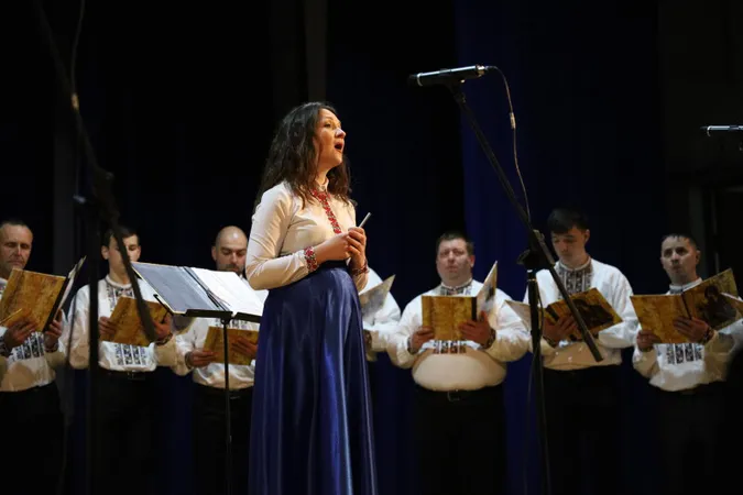 Зі священниками, чиновниками та хором: як відсвяткували Великдень у Луцьку (фото)
