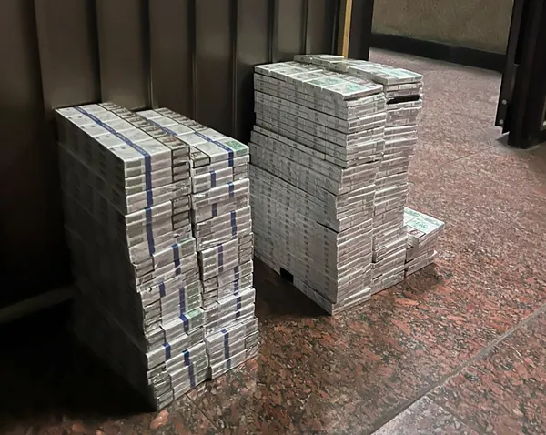 На Волині у колісних парах потяга знайшли 700 пачок контрабандних сигарет (фото)