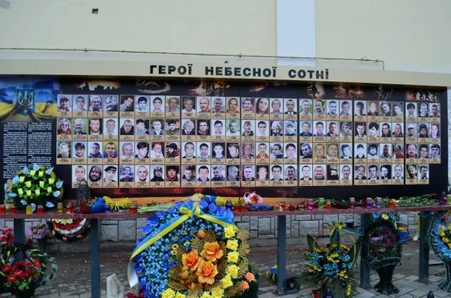 Волиньрада готова співфінасувати розширення луцького стенду Небесній сотні