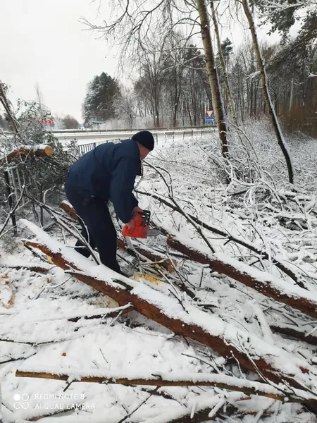 На Волині поліцейські допомогли десяткам водіїв, які потрапили в халепу (фото)