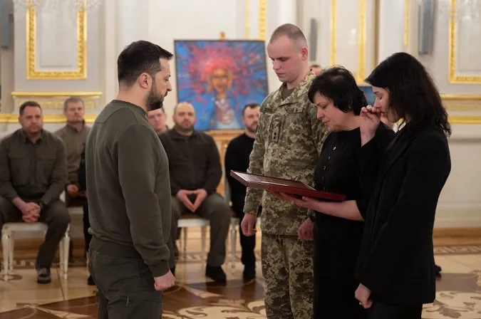 Зеленський вручив орден «Золоту Зірку» родині загиблого на війні волинянина Анатолія Смітюха