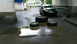 Луцькі муніципали демонтували обмежувачі руху і паркани 