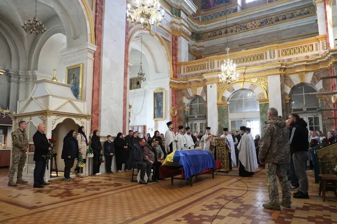 У Луцьку попрощалися з Героєм Артемом Зубком (фото)