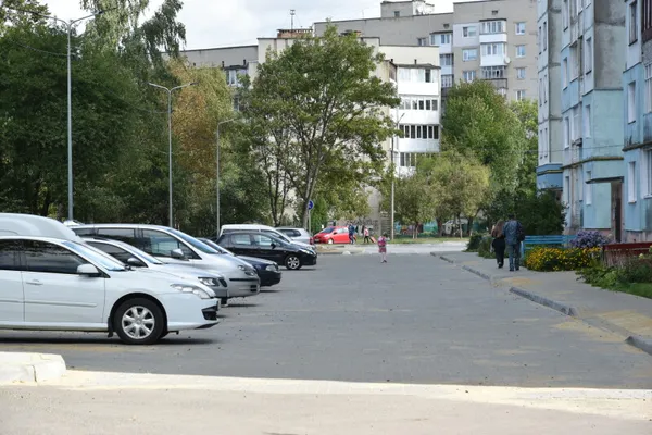 Як у Луцьку ремонтують двори (фото)