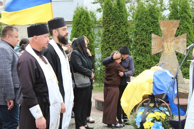 На Волині в останню путь провели Героя Олександра Стасюка (фото)