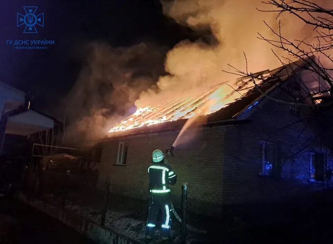 Горіли будинки і авто: на Волині за добу – п'ять пожеж (фото)