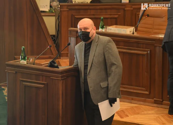 Із селфіками, масочками та невеличким скандальчиком на фінал: перша сесія Волиньради (фото)