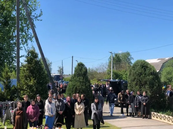 На Волині попрощалися з померлим воїном Сергієм Деркачем (фото)