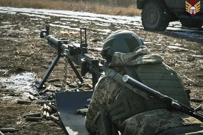 Близько 148 130 окупантів, 3381 танк, 2380 артсистем: втрати ворога на 26 лютого