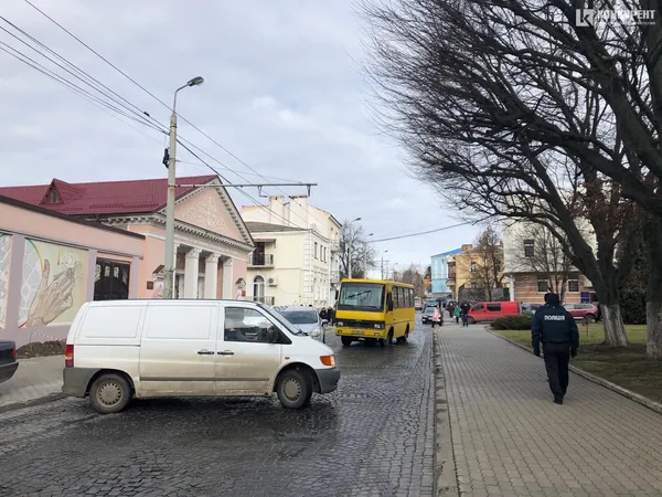 У Луцьку перекрили вулицю Богдана Хмельницького (фото)
