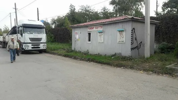 Луцькі муніципали вкотре демонтували незаконні кіоски (фото)