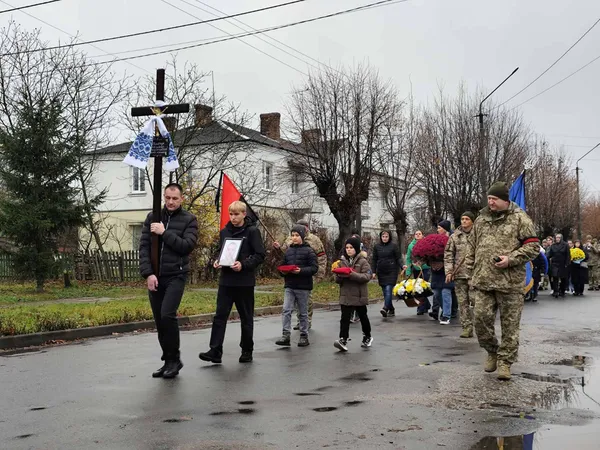 Понад 20 років служив Україні: Ківерці попрощалися з ветераном війни Володимиром Кравчуком (фото)