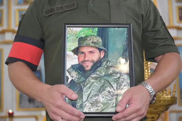 Загинув поблизу Мар'їнки: під Луцьком провели в останню дорогу Героя Віктора Демчура (фото)