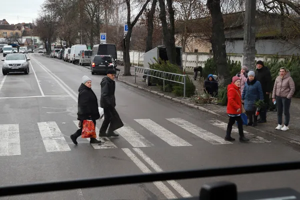 Соціальний експеримент: луцькі рятувальники перевіряли, як містяни пропускають спецтехніку з мигалками
