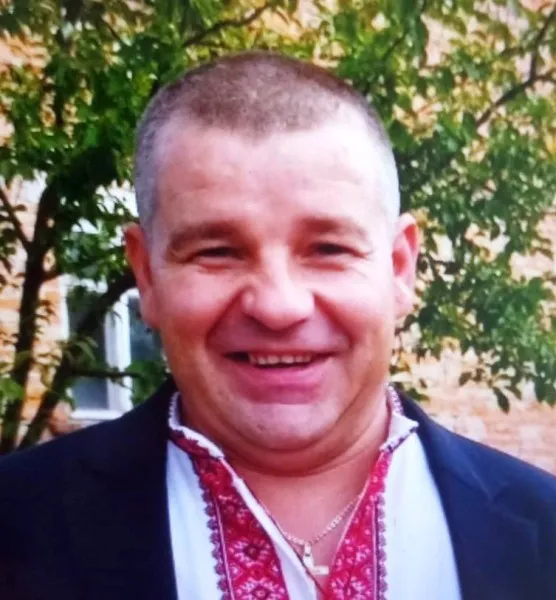 Вийшов на обід і щез: розшукують зниклого в центрі Луцька чоловіка (фото)