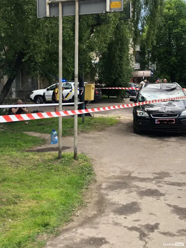 У Луцьку на переході авто наїхало на чоловіка та двох дітей (фото)