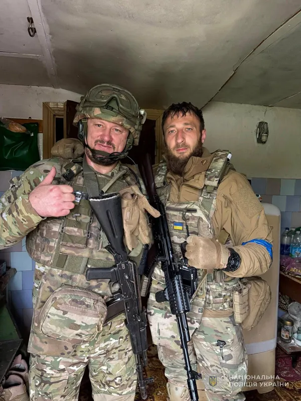 Поліцейських із Волині, які воюють на передовій, відзначили високими нагородами (фото)