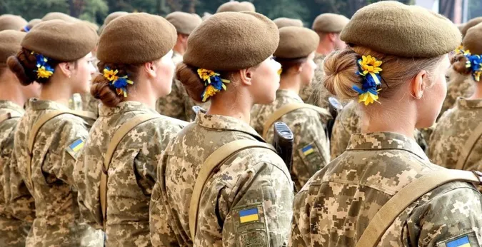 У Міноборони розробляють польовий однострій і бронежилети для жінок