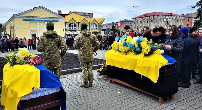 У Ковелі провели в останню путь Героїв Євгенія Косарика та Юрія Бойчука (фото)