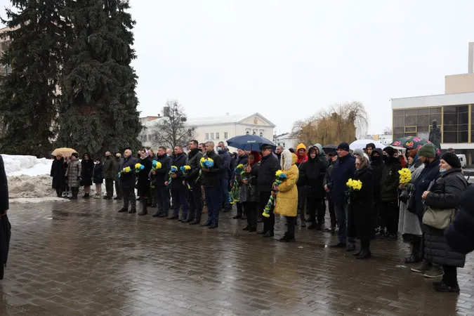 У Луцьку вшанували пам'ять добровольців (фото)