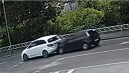 У Луцьку на кільці Fiat «буцнув» Mercedes (фото)