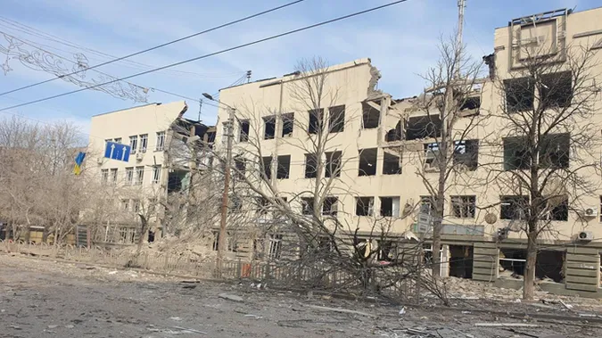 росіяни силоміць вивезли з Маріуполя від 20 до 30 тисяч містян
