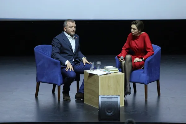 «Тимчасова влада використовує місто виключно для себе». Про що говорив Андрій Покровський у Луцьку