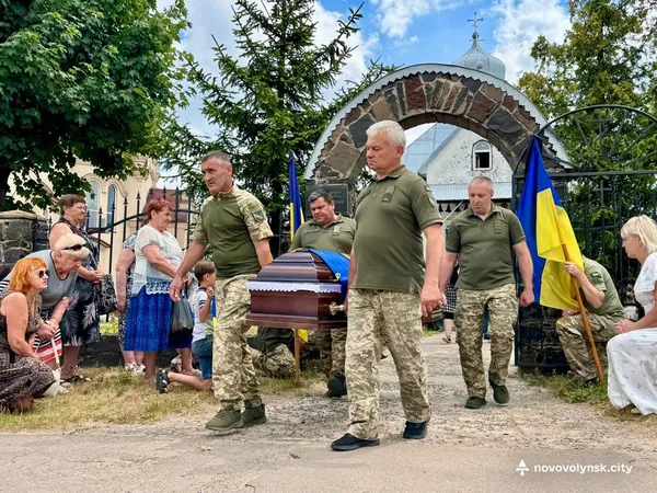 На Волині в останню путь провели Героя Олександра Кузнєцова (фото)
