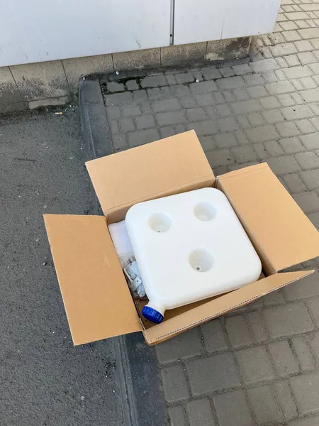 Волинянин хотів ввезти в країну комерційний товар під виглядом гумдопомоги (фото)
