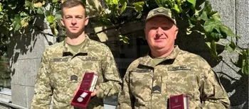 Врятували понад 20 життів під обстрілами: двоє бойових медиків із Волині отримали державні нагороди (фото)