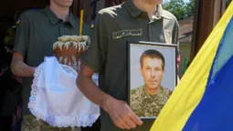 У Володимирі попрощалися із 33-річним воїном Павлом Кущаком (фото)