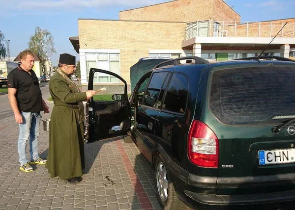 Допомога з тилу: благодійники придбали для 14-ї бригади авто (фото)
