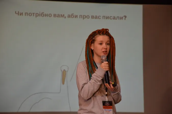 Як юна фуд-журналістка вчила платити за себе у закладах та не платити за рекламу (фото)