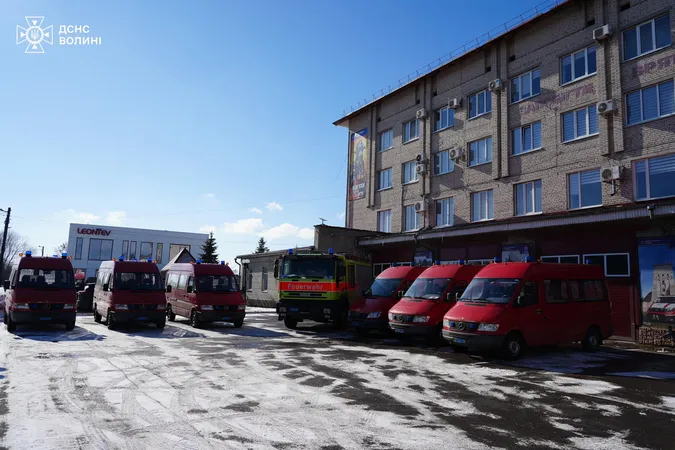 Швейцарський волонтер привіз волинським рятувальникам спецтехніку та спорядження (фото)