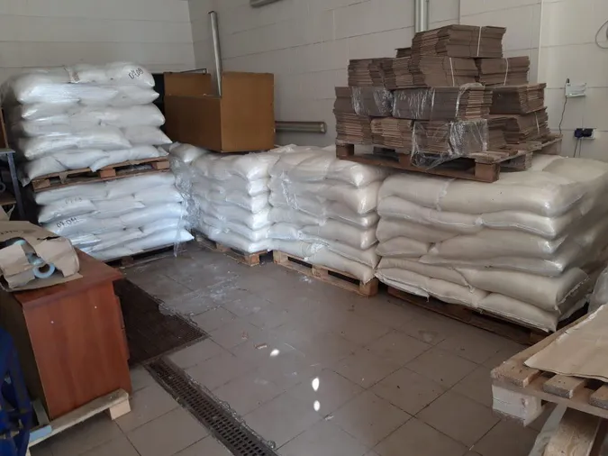 В Україні масово підробляли каву, макарони, цукор: цех виявили й на Волині (фото)