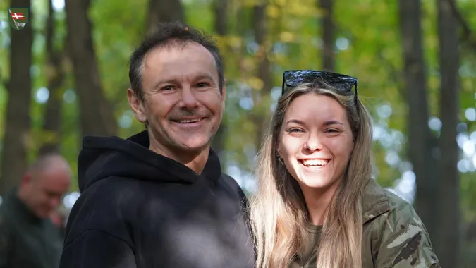 До бійців 14 ОМБр завітав Святослав Вакарчук та Skofka (фото)